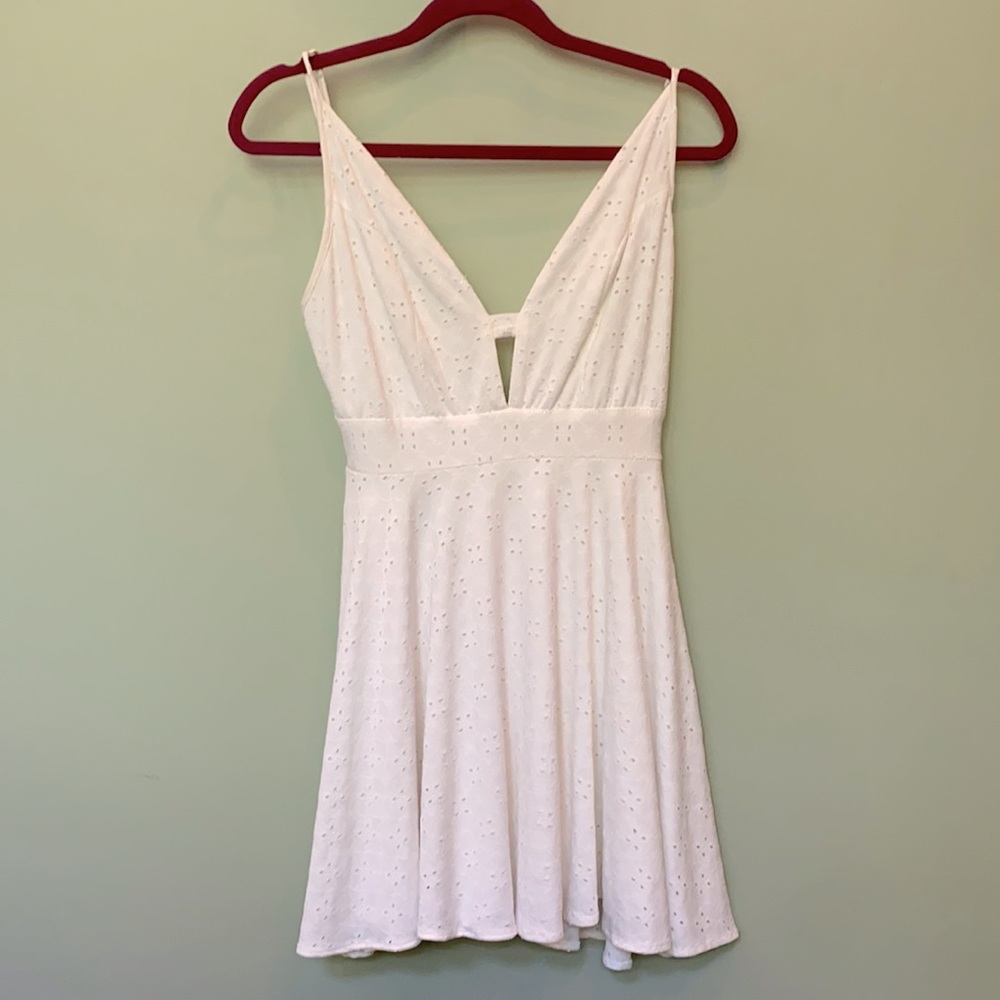 White V neck dress